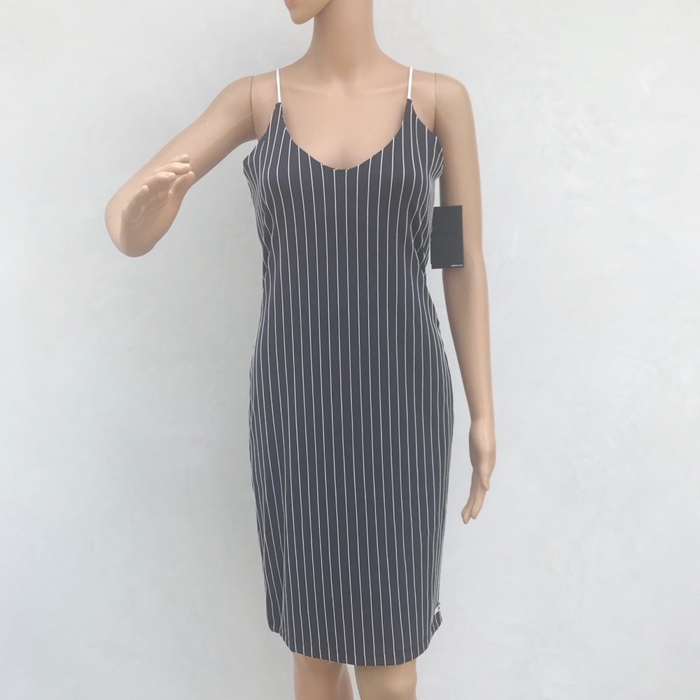 Hurley Reversible Quick Dry Dress - Picture 3 of 10
